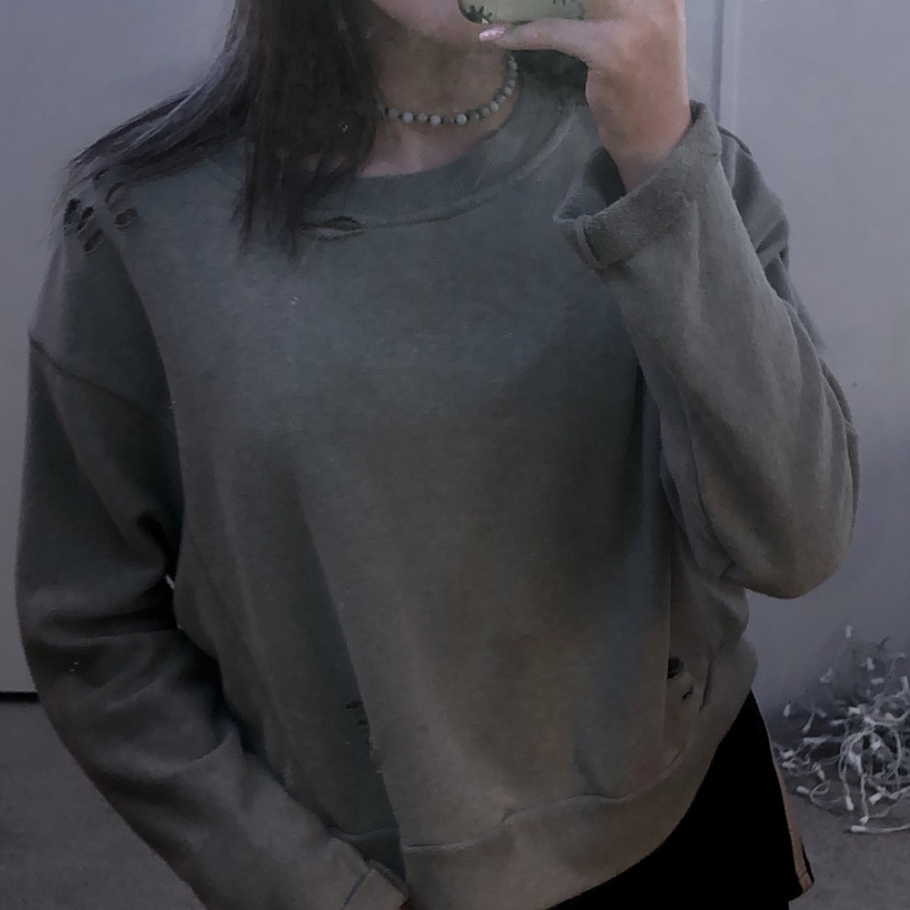 rue 21 cropped crewneck